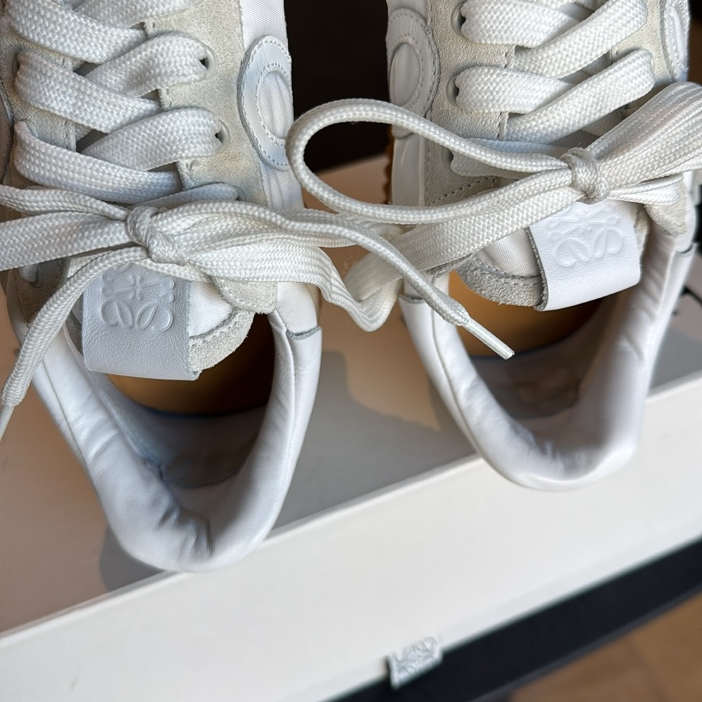 Loewe Flow Runner Used White - Picture 5 of 7